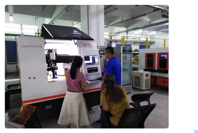 皮秒激光切割設(shè)備客戶培訓(xùn)現(xiàn)場.jpg 皮秒激光切割設(shè)備客戶培訓(xùn)現(xiàn)場.jpg