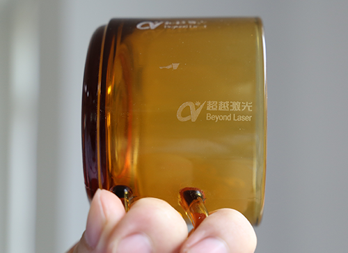 用激光切割設(shè)備切割超薄玻璃2.png 用激光切割設(shè)備切割超薄玻璃2.png